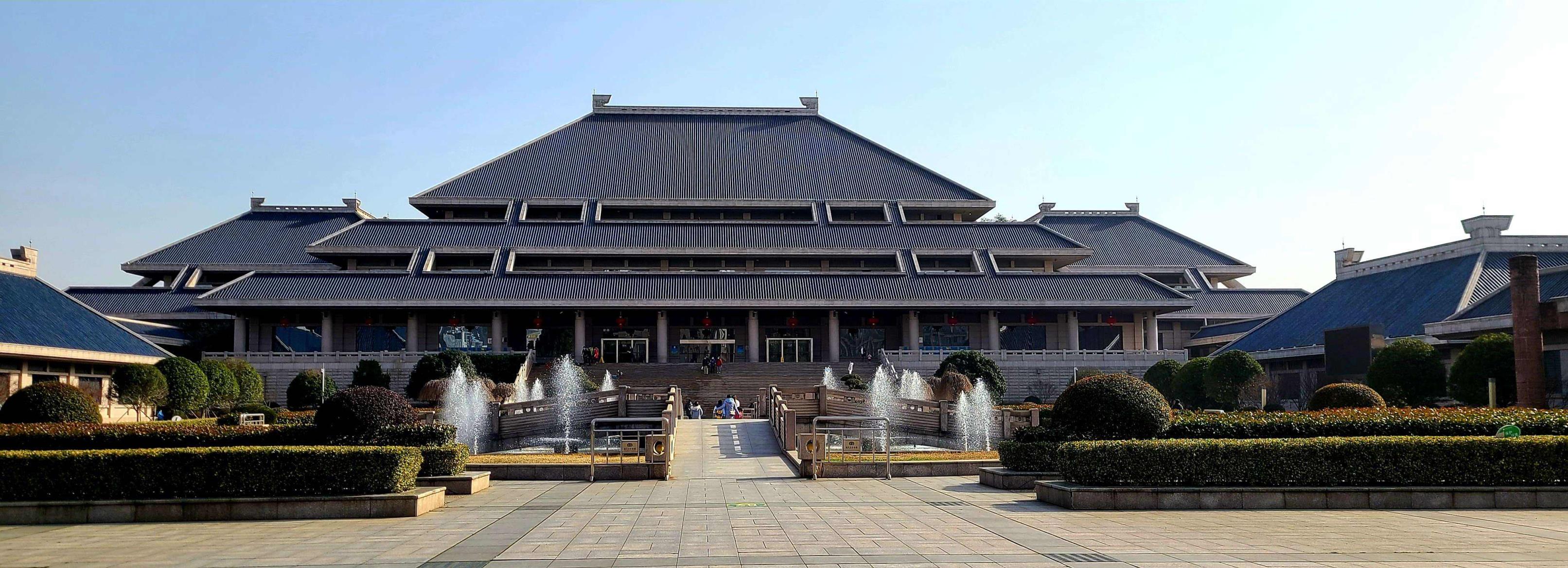 湖北省博物馆是中央与地方共建的八家国家级博物馆之一,是湖北省最为