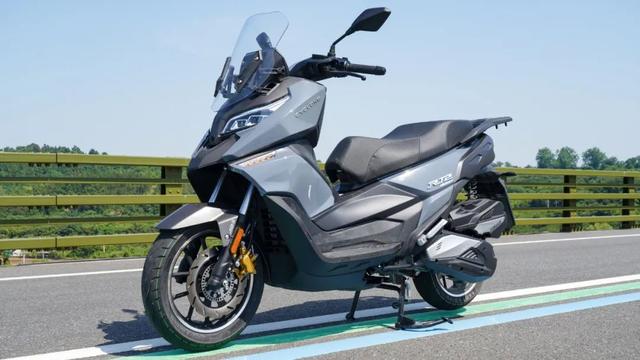 赛科龙250踏板摩托车参数(2022年赛科龙250水冷踏板最新款)